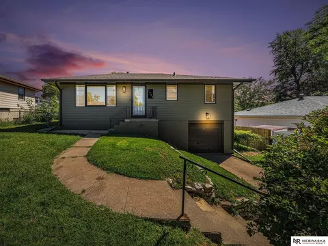 7009 S 41st Ave, Bellevue, NE 68147