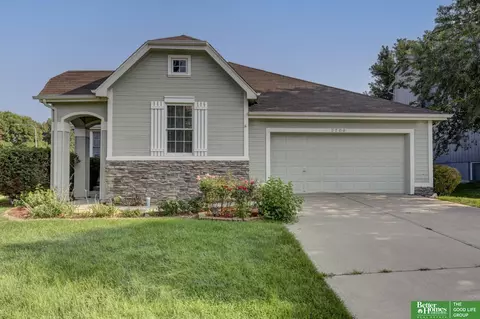 2706 Morrie Dr, Bellevue, NE 68123