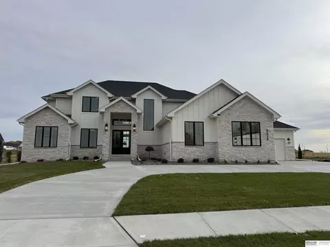 3629 S 221st St, Elkhorn, NE 68022
