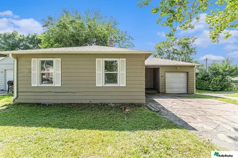 4132 N 55th Ave, Omaha, NE 68104