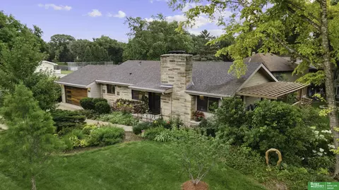 8705 N 52 Ave, Omaha, NE 68152