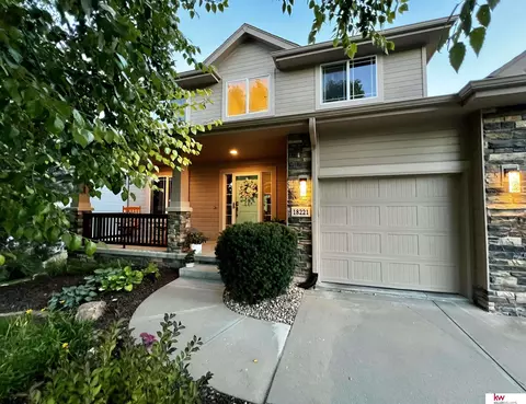18221 Harney St, Elkhorn, NE 68022