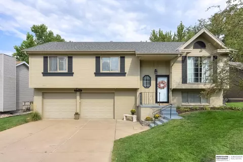 7116 Joyce St, Omaha, NE 68138