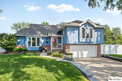 4823 N 113th St, Omaha, NE 68164