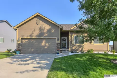 8911 N 160th St, Bennington, NE 68007