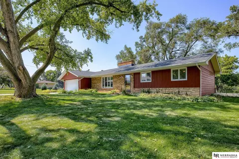 104 Kayleen Dr, Bellevue, NE 68005