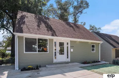 6529 Charles St, Omaha, NE 68132