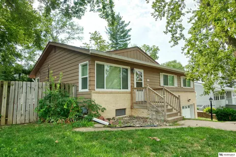 1805 Madison St, Bellevue, NE 68005