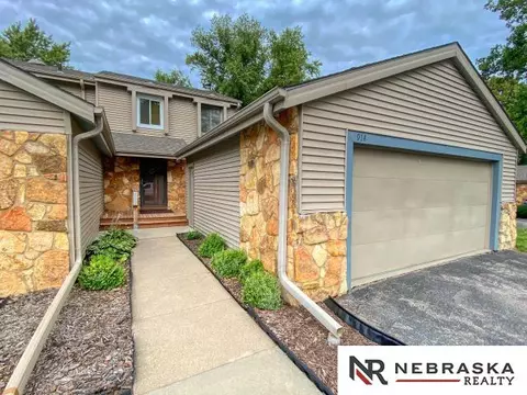 914 S 153rd Terrace Plz, Omaha, NE 68154