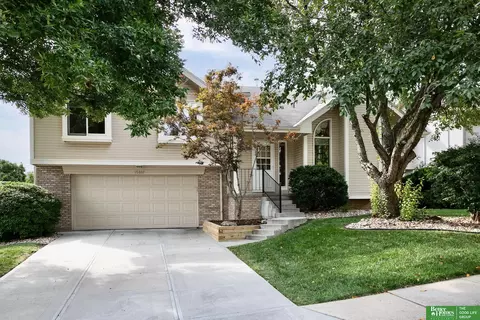 15807 Decatur St, Omaha, NE 68118