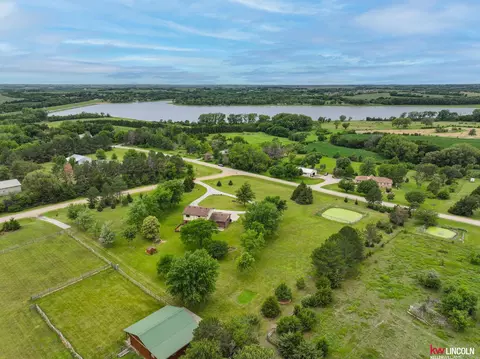 4560 W Bluestem Rd, Martell, NE 68404