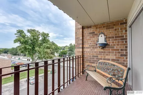 Exterior - 3003 Paddock Rd #413, Omaha, NE 68124 photo 2 of 5