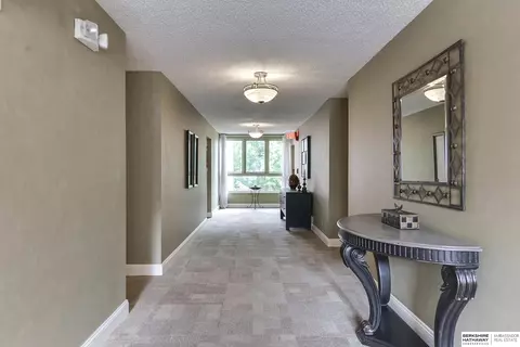 3003 Paddock Rd #413, Omaha, NE 68124