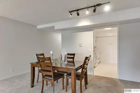 Dining - 3003 Paddock Rd #413, Omaha, NE 68124 photo 2 of 2