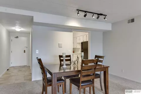 Dining - 3003 Paddock Rd #413, Omaha, NE 68124 photo 1 of 2