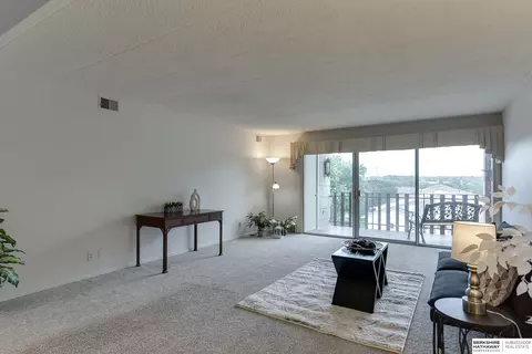 Living - 3003 Paddock Rd #413, Omaha, NE 68124 photo 4 of 7