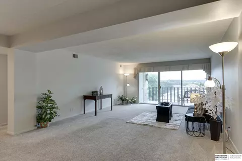 Living - 3003 Paddock Rd #413, Omaha, NE 68124 photo 1 of 7