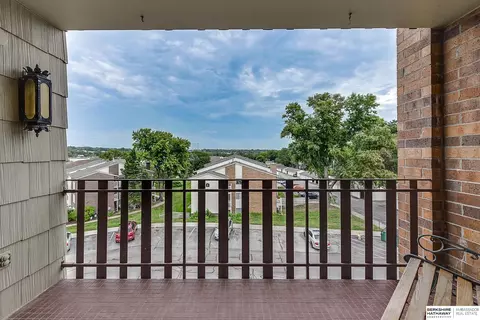 Exterior - 3003 Paddock Rd #413, Omaha, NE 68124 photo 1 of 5