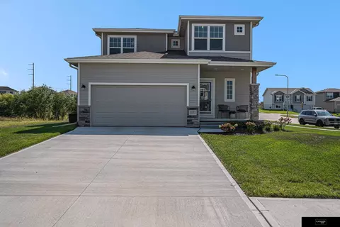 18083 Chutney Dr, Omaha, NE 68136