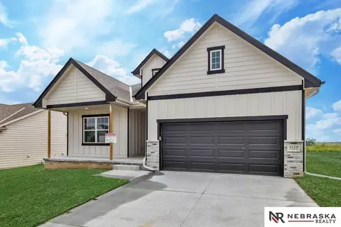 4119 S 213th St, Elkhorn, NE 68022