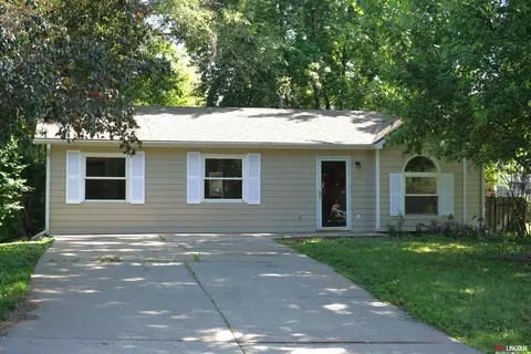 207 Redwood Cir, Hickman, NE 68372