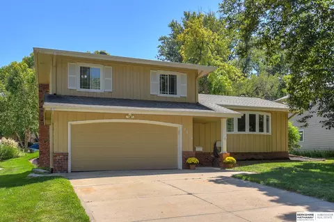 13309 Trendwood Dr, Omaha, NE 68144