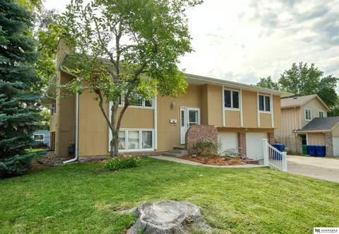 1119 Laport Dr, Papillion, NE 68046