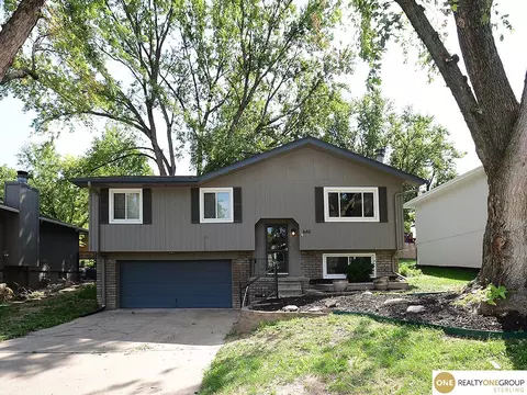 6411 S 137th St, Omaha, NE 68137
