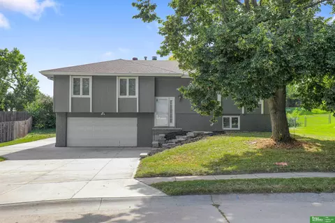 2523 S 165 St, Omaha, NE 68130