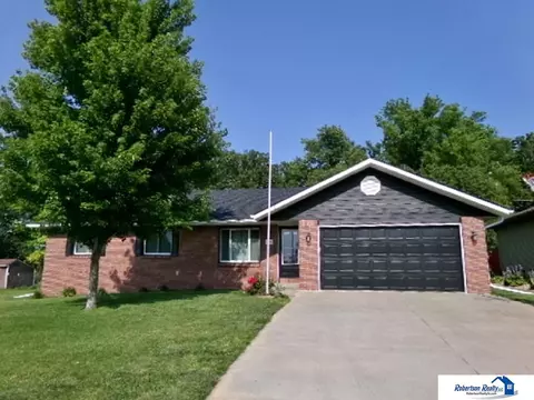 1410 Crestview Ave, Beatrice, NE 68310