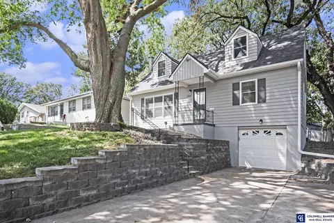 5016 S 80th St, Ralston, NE 68127
