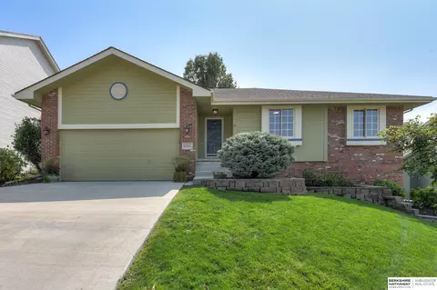 16861 Patterson Dr, Omaha, NE 68135