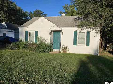 2505 Wayne St, Bellevue, NE 68005