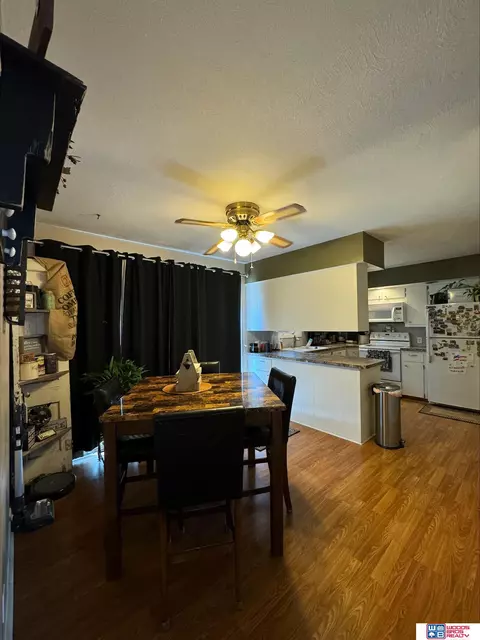 Dining - 303 Madison St, Pickrell, NE 68422 photo 1 of 1