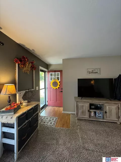 Entry Way - 303 Madison St, Pickrell, NE 68422 photo 1 of 2