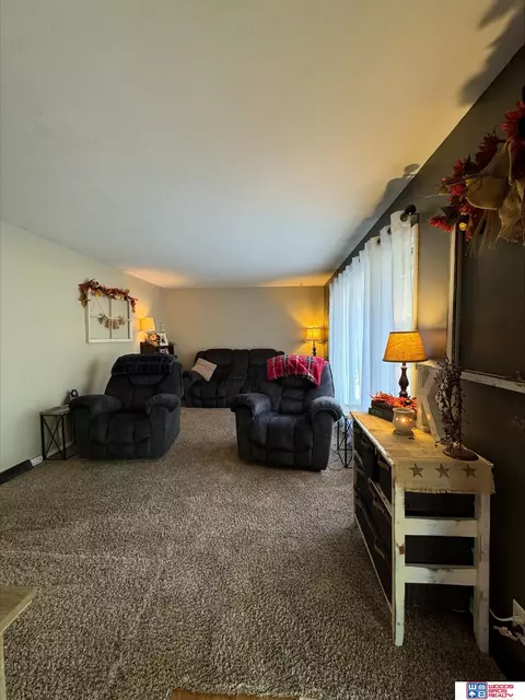 Living - 303 Madison St, Pickrell, NE 68422 photo 1 of 2
