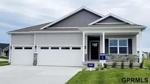 17679 Rose Lane Rd, Omaha, NE 68137