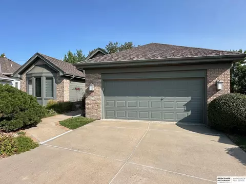 1721 N 132 Avenue Cir, Omaha, NE 68154