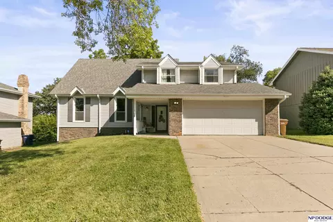 3512 Lynnwood Dr, Bellevue, NE 68123