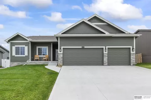 9311 S 179th St, Omaha, NE 68136