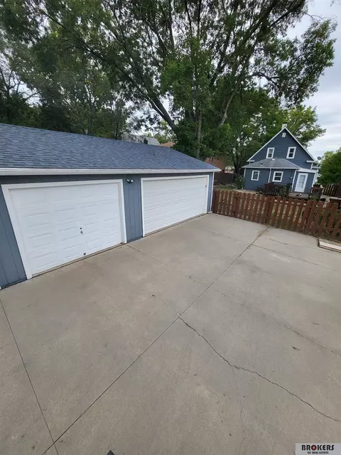 5251 Cooper Ave, Lincoln, NE 68506