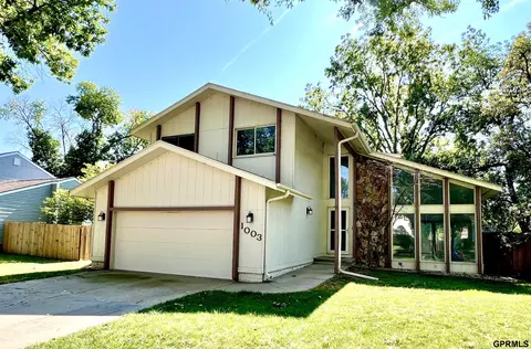1003 Kountze Memorial Dr, Bellevue, NE 68005