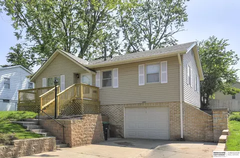 12313 Seldin Dr, Omaha, NE 68144