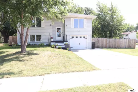 3100 Laramie Cir, Lincoln, NE 68521