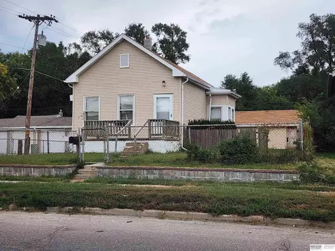 5311 N 16th St, Omaha, NE 68110