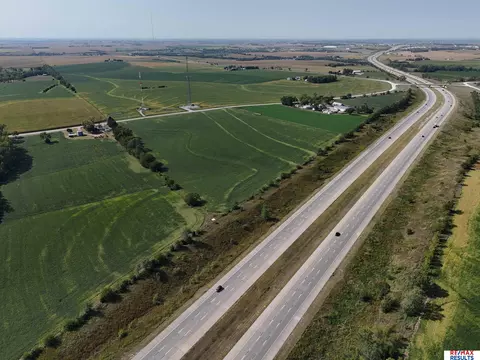 18900 Capehart Rd, Gretna, NE 68028