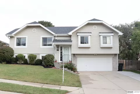 6730 Michelle Ave, La Vista, NE 68128