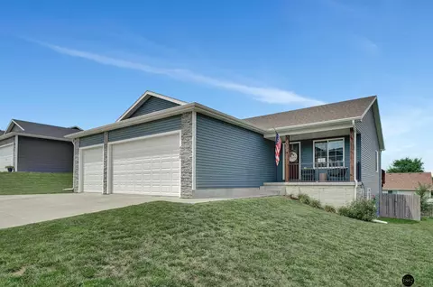 4240 W Ludwig Dr, Lincoln, NE 68528