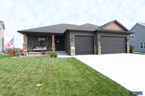 14138 St Ronan Cir, Waverly, NE 68462