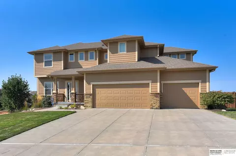 8544 S 104 St, La Vista, NE 68128